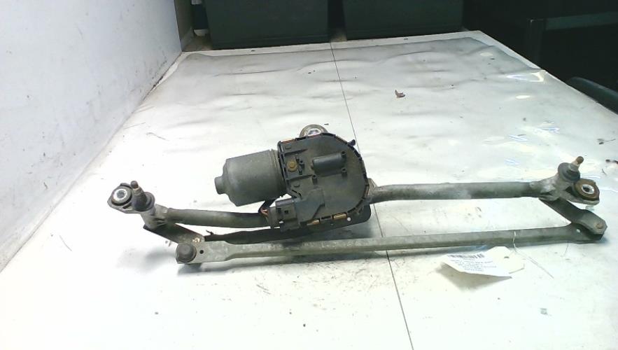 Moteur essuie glace avant -...