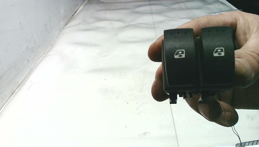 Interrupteur de leve vitre...