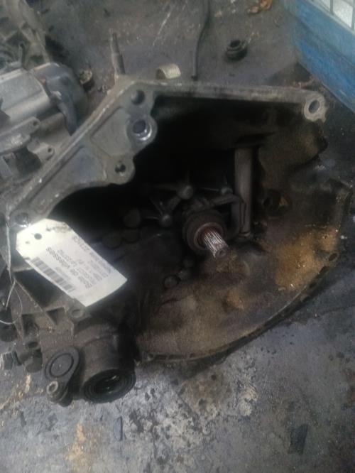 Boite de vitesses - PEUGEOT...