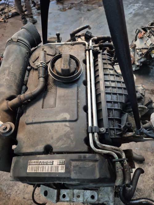 Moteur - VOLKSWAGEN TOURAN...