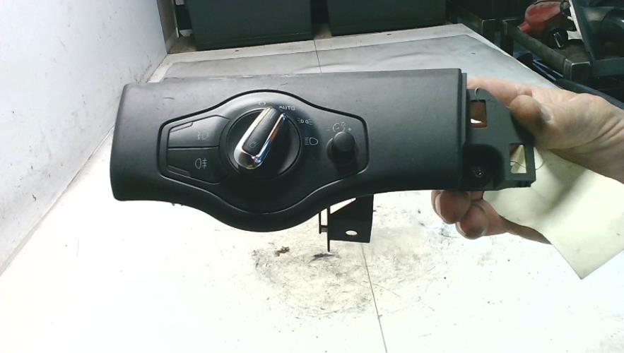 Commande de phare - AUDI A4...