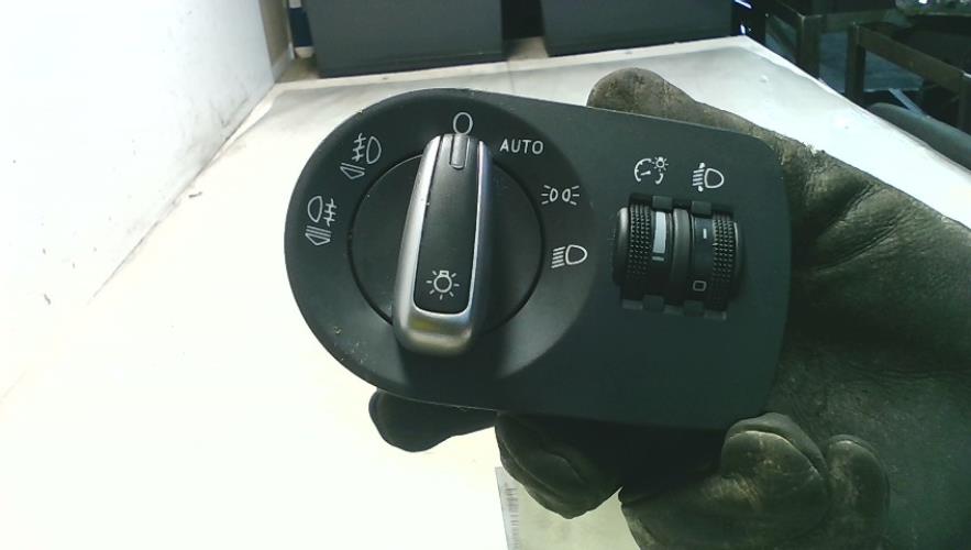 Commande de phare - AUDI A1...