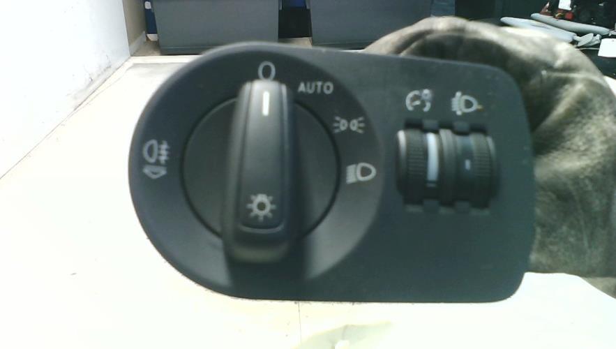 Commande de phare - AUDI A1...
