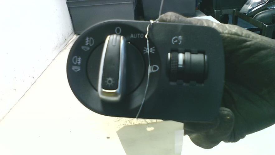 Commande de phare - AUDI A3...