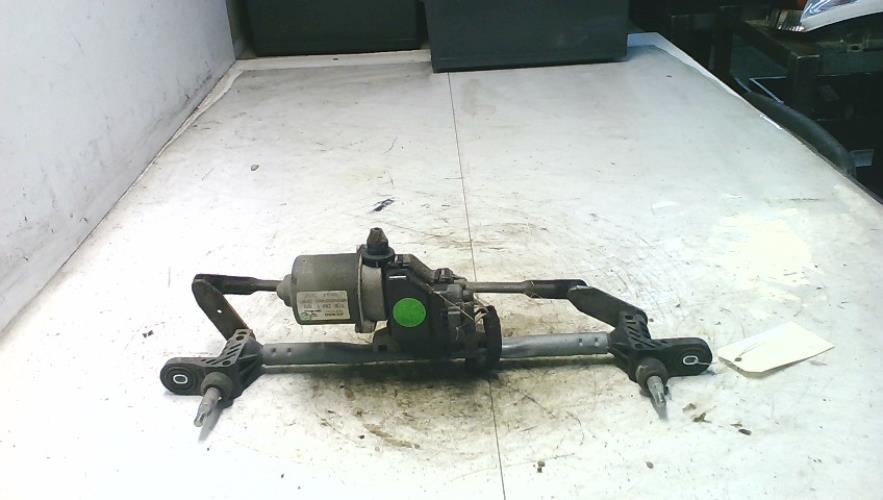 Moteur essuie glace avant -...