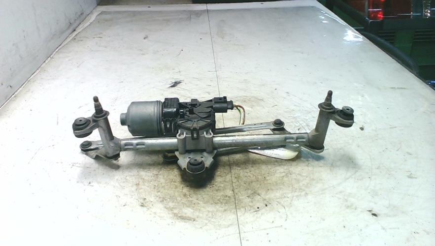 Moteur essuie glace avant -...