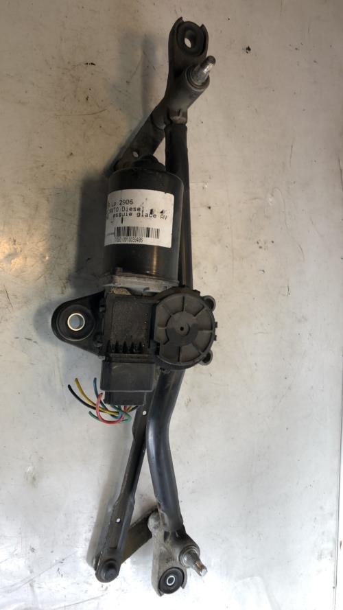 Moteur essuie glace avant -...
