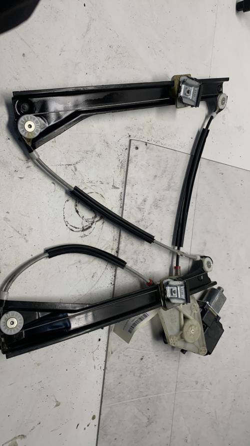Leve vitre electrique avant...