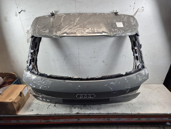 Malle/Hayon arriere - AUDI...