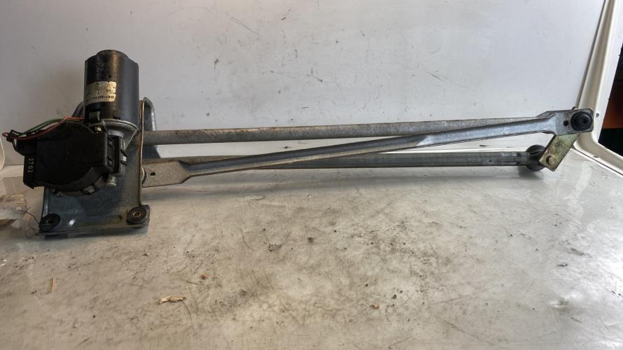 Moteur essuie glace avant -...