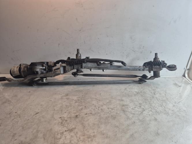Moteur essuie glace avant -...