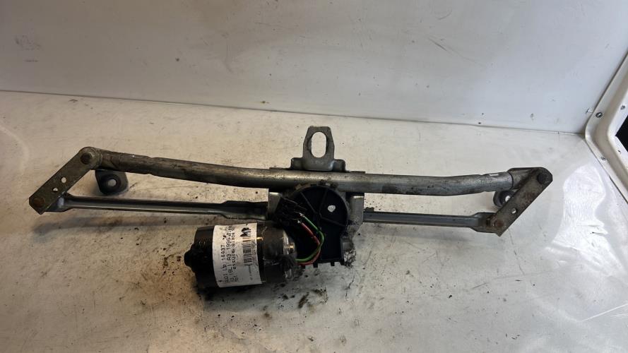 Moteur essuie glace avant -...