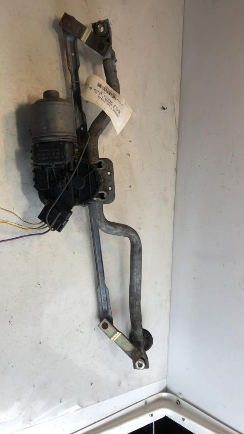 Moteur essuie glace avant -...