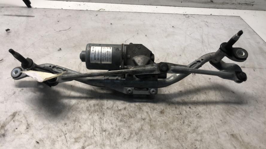 Moteur essuie glace avant -...