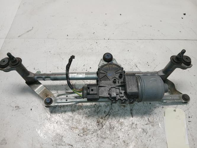 Moteur essuie glace avant -...