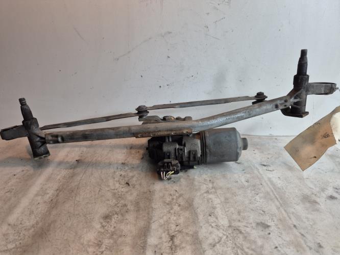 Moteur essuie glace avant -...