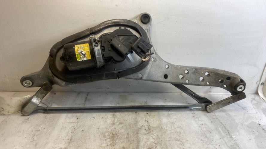 Moteur essuie glace avant -...