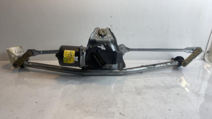 Moteur essuie glace avant -...