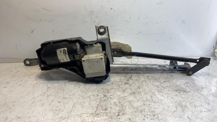 Moteur essuie glace avant -...