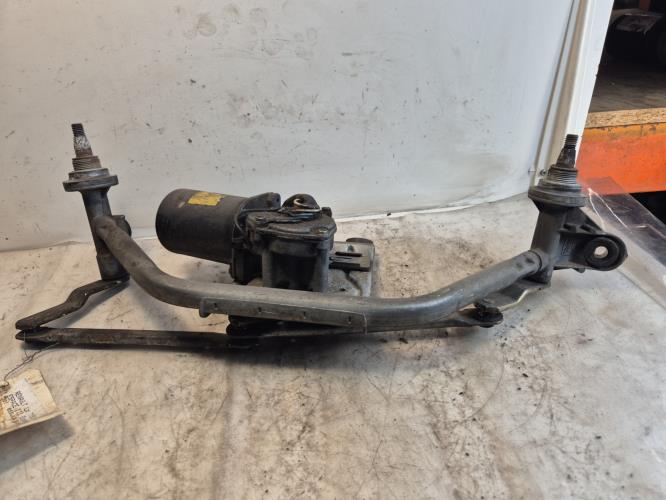 Moteur essuie glace avant -...