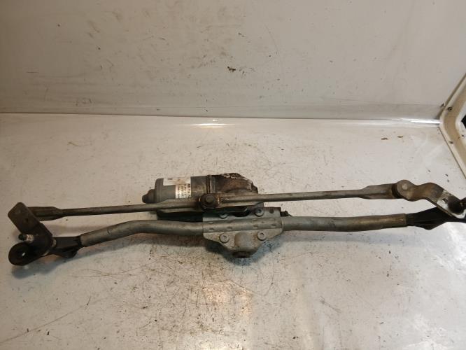 Moteur essuie glace avant -...
