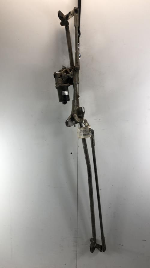Moteur essuie glace avant -...