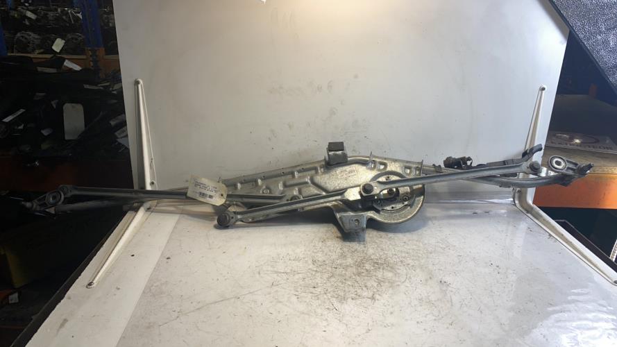Moteur essuie glace avant -...