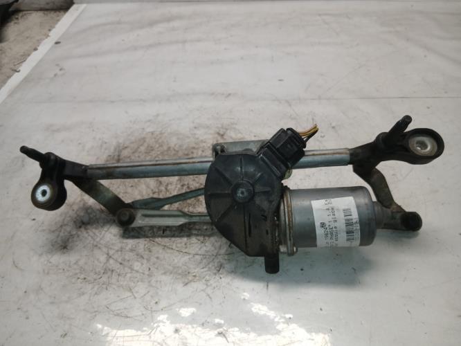 Moteur essuie glace avant -...