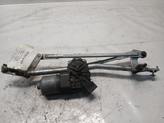 Moteur essuie glace avant -...