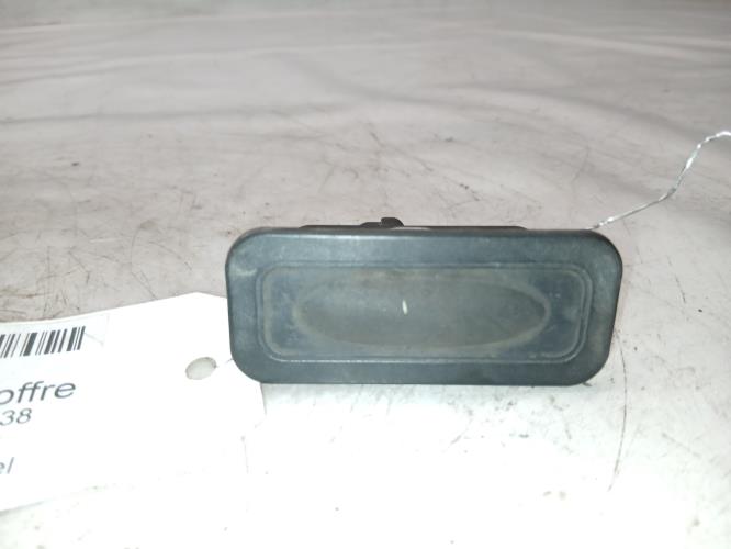 Bouton de coffre - RENAULT...