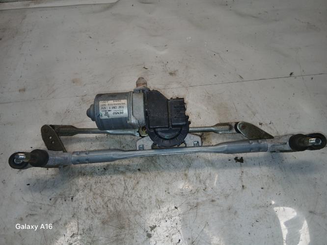Moteur essuie glace avant -...