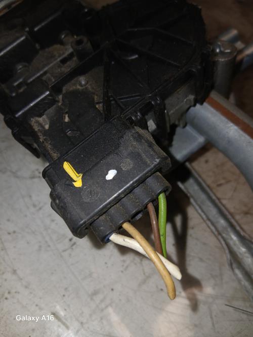 Moteur essuie glace avant -...