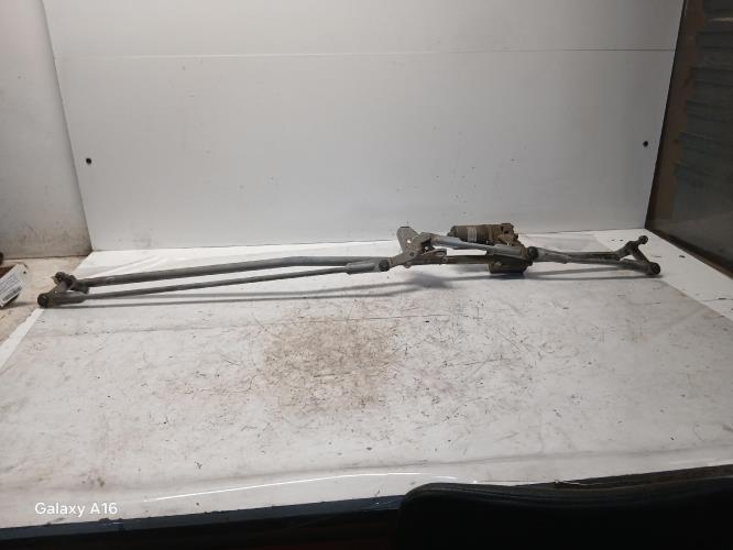 Moteur essuie glace avant -...