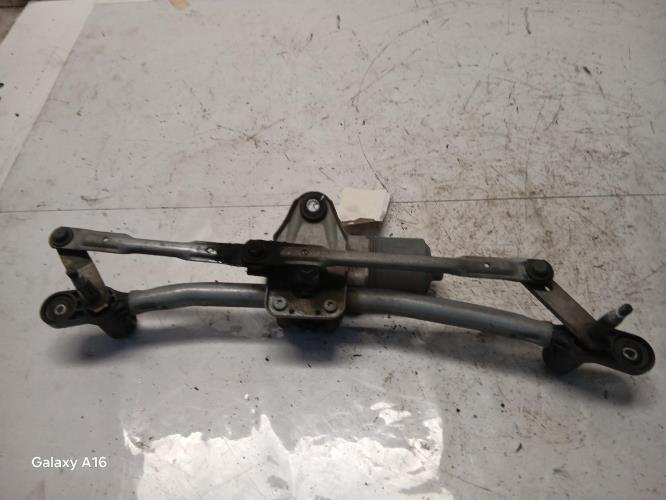 Moteur essuie glace avant -...