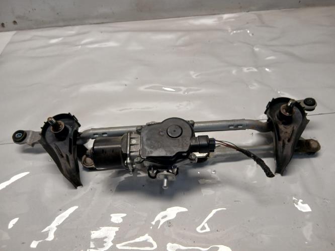 Moteur essuie glace avant -...