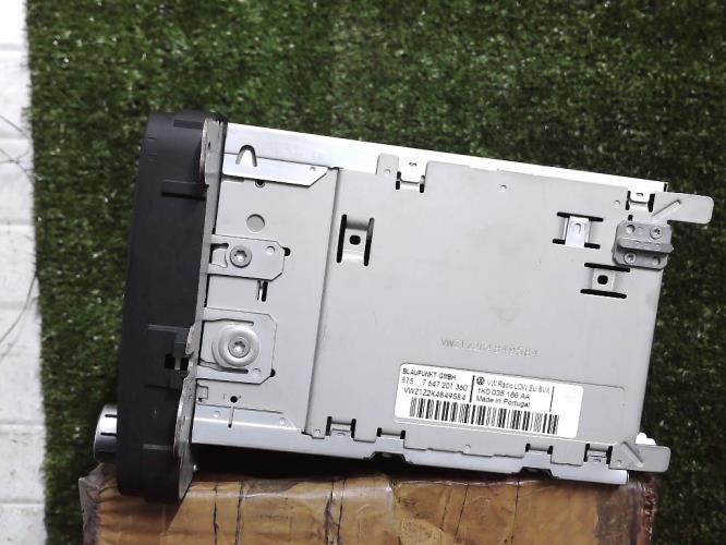 Image Autoradio d'origine - VOLKSWAGEN TOURAN 2