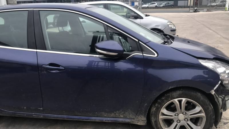 Image PEUGEOT 208 1