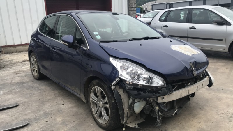 Image PEUGEOT 208 1