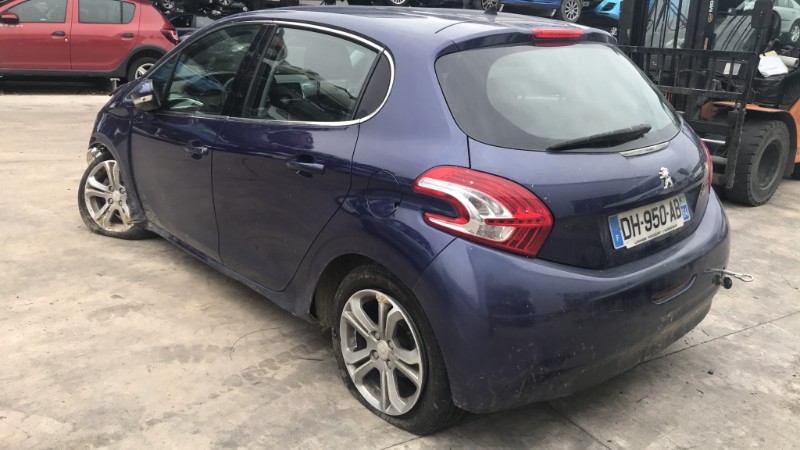 Image PEUGEOT 208 1