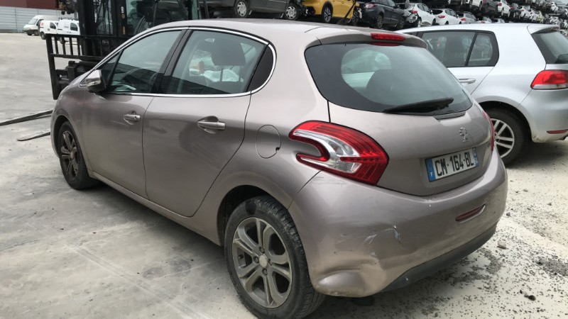 Image PEUGEOT 208 1