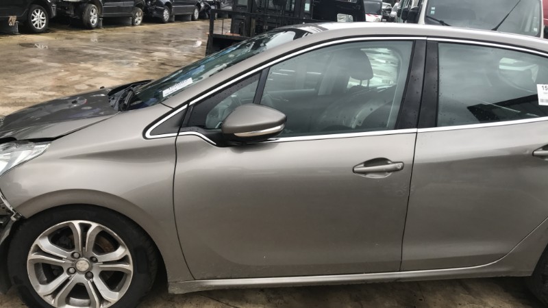 Image PEUGEOT 208 1