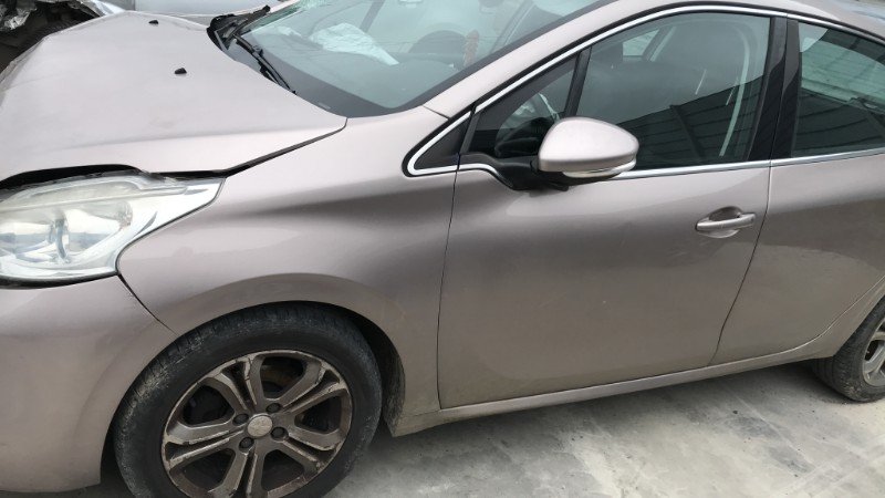 Image PEUGEOT 208 1