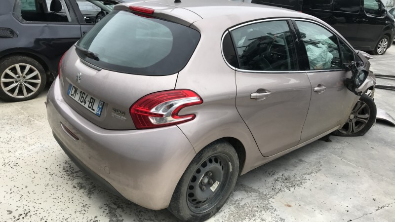 Image PEUGEOT 208 1