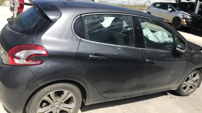 Image PEUGEOT 208 1