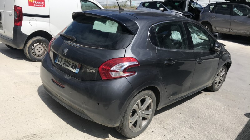 Image PEUGEOT 208 1