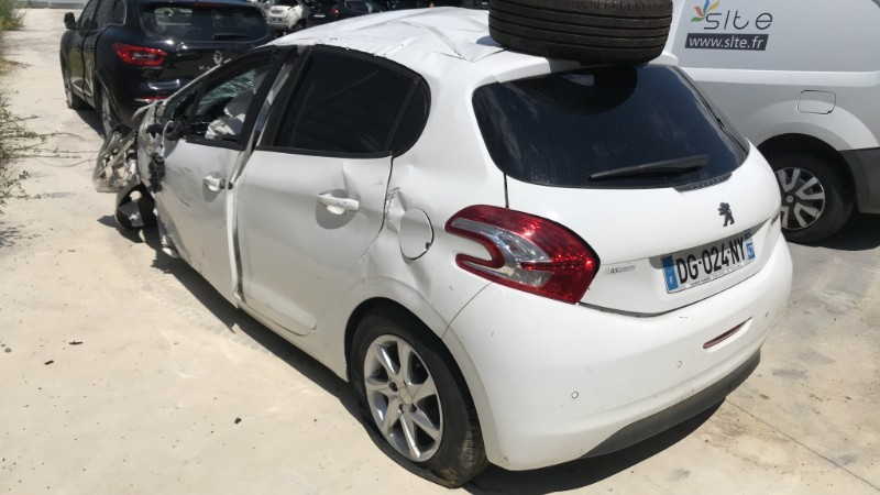 Image PEUGEOT 208 1