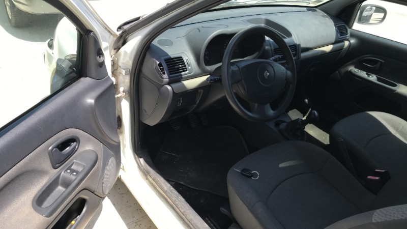 Image RENAULT CLIO 2