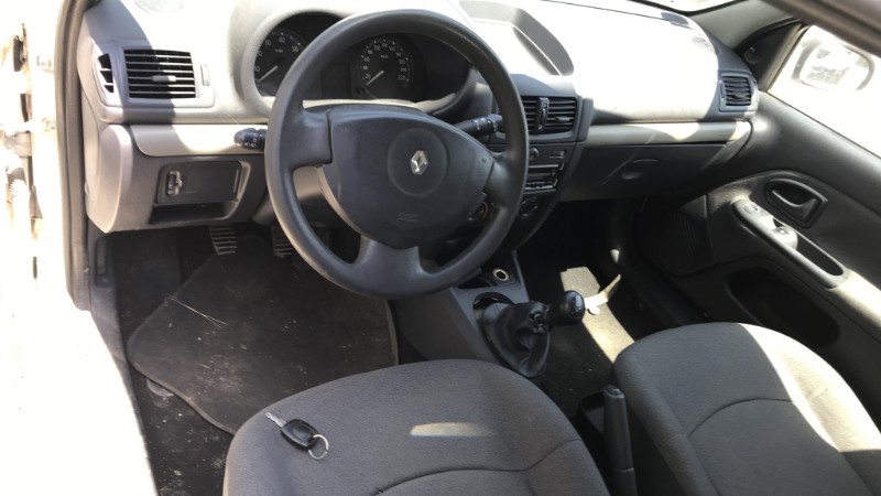 Image RENAULT CLIO 2