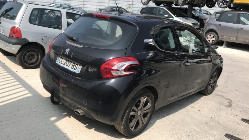 Image PEUGEOT 208 1