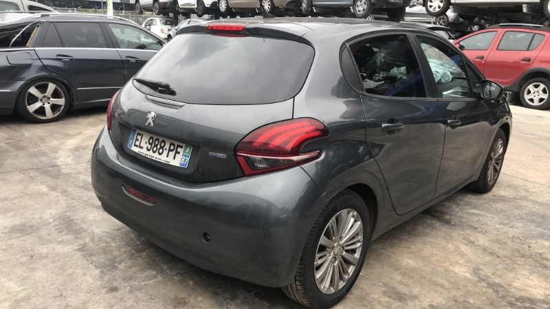 Image PEUGEOT 208 1